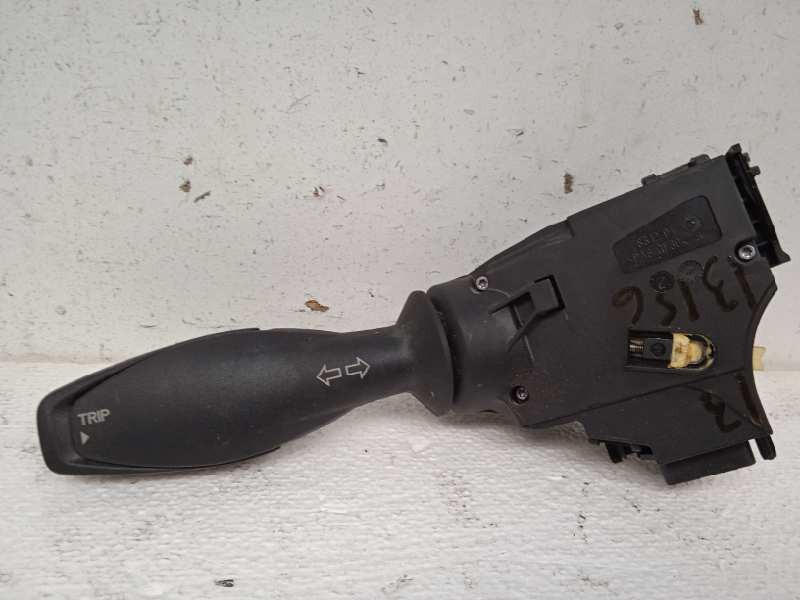 Recambio de mando intermitentes para ford fiesta (ccn) black&white edition referencia OEM IAM 8A6T13335BC 8A6T13335BB 1682336