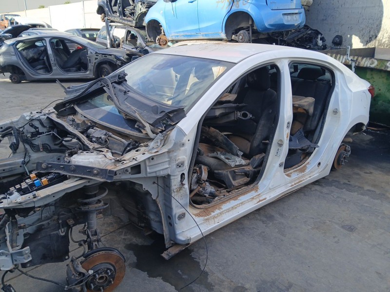 Recambio de carroceria para mazda 3 sedán (bm_, bn_) 2.2 d referencia OEM IAM   