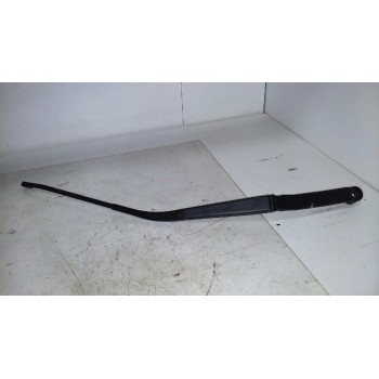 BRAZO LIMPIA DELANTERO DERECHO 