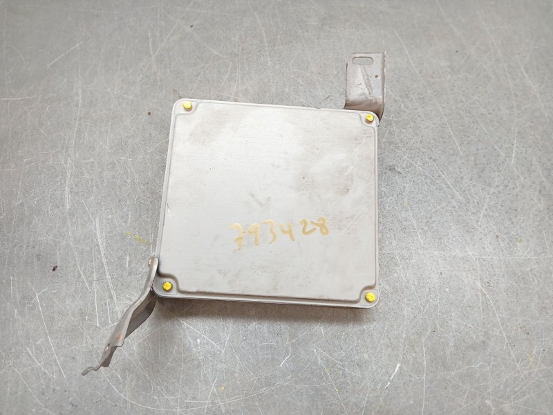 Recambio de centralita motor uce para toyota avensis sedán (_t25_) 1.8 (zzt251_) referencia OEM IAM 8966105590  