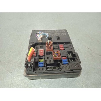 Recambio de caja reles / fusibles para nissan note acenta referencia OEM IAM 241426300309 284B71HZ2A 