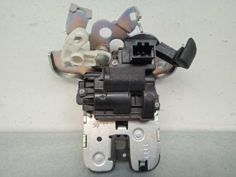 Recambio de cerradura maletero / porton para audi a1 sportback (8xf) adrenalin referencia OEM IAM 8R0827505A 8R0827505 4 PINS