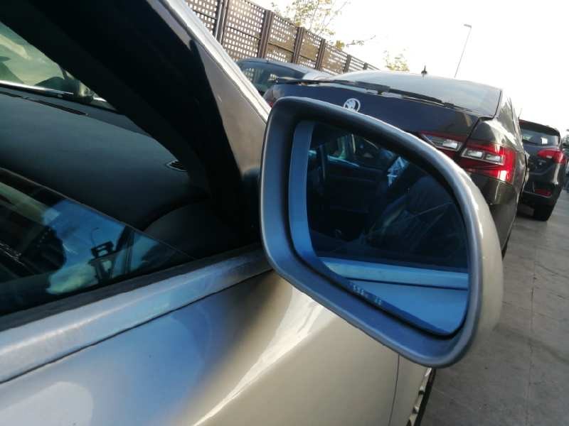 Recambio de retrovisor derecho para audi a8 (4e2) 3.7 quattro referencia OEM IAM  ABATIBLE 9 CABLES