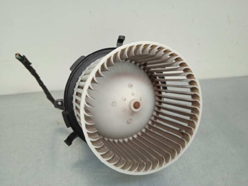 Recambio de motor calefaccion para ford ka (ccu) black edition referencia OEM IAM 503930100  2 CABLES