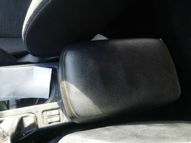 Recambio de apoyabrazos central para subaru xv sport referencia OEM IAM   