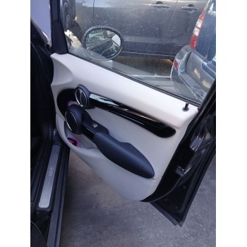 GUARNECIDO PUERTA DELANTERA DERECHA 