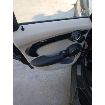 GUARNECIDO PUERTA TRASERA IZQUIERDA 