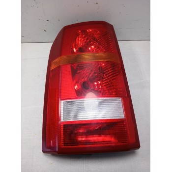 Recambio de piloto trasero izquierdo para land rover discovery 4.4 v8 cat referencia OEM IAM   