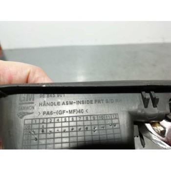 Recambio de maneta interior delantera derecha para chevrolet cruze ls referencia OEM IAM 96845901 ALGO PELADA 