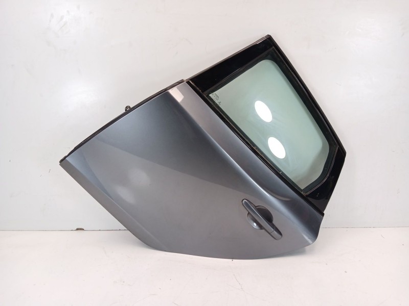 Recambio de puerta trasera izquierda para volvo v40 hatchback (525) d2 referencia OEM IAM 32321999  