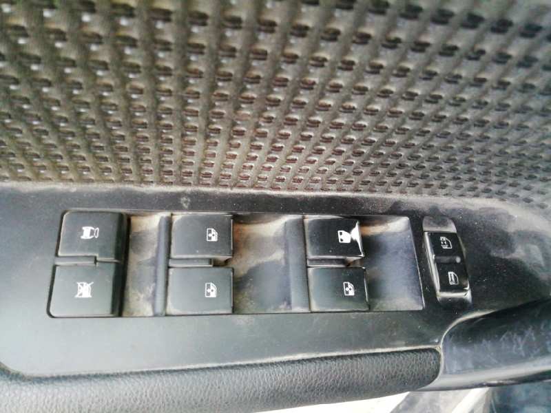 Recambio de mando elevalunas delantero izquierdo para chevrolet captiva 2.2 vcdi lt 2wd referencia OEM IAM   