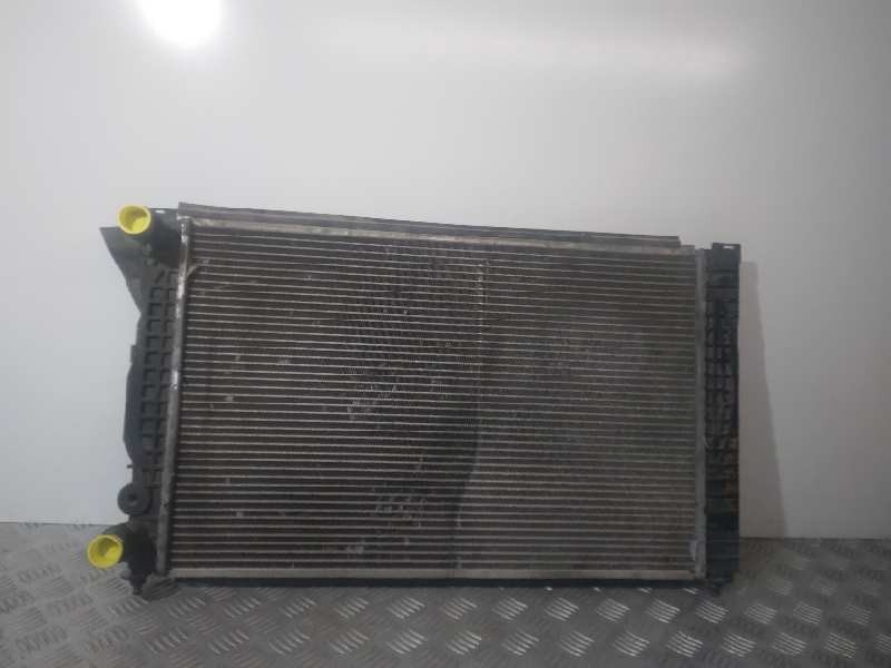 Recambio de radiador agua para volkswagen passat berlina (3b3) 1.9 tdi referencia OEM IAM 8D0121251AT  