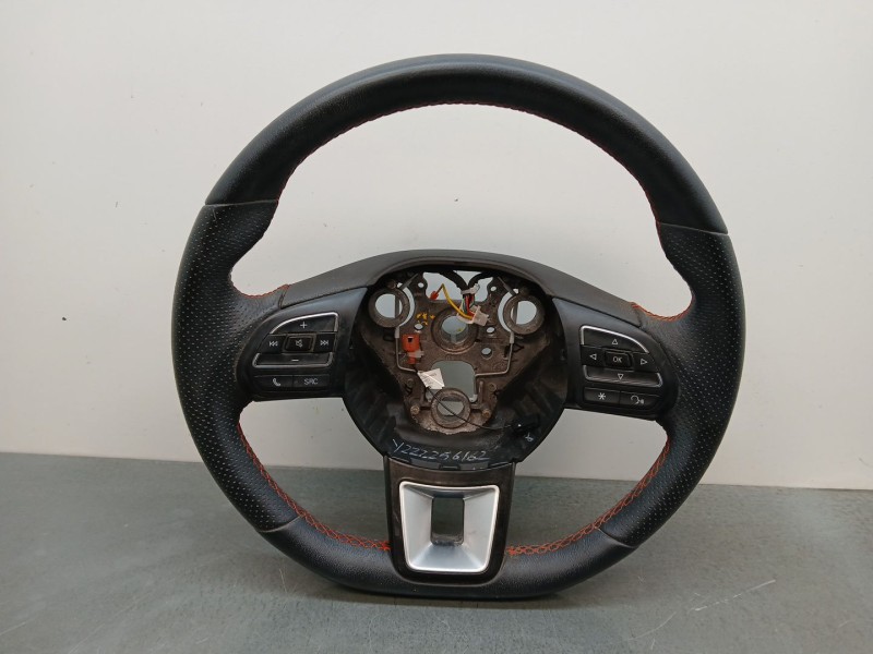 Recambio de volante para mg zs luxury referencia OEM IAM 9999137 buen estado 