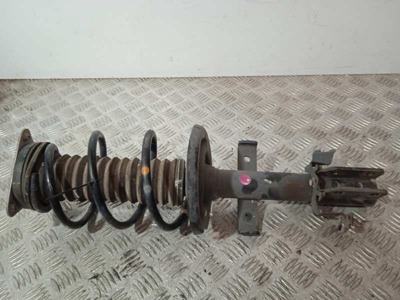 Recambio de amortiguador delantero derecho para renault clio iv 0.9 referencia OEM IAM 543022511R  