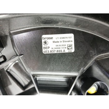 Recambio de elevalunas delantero izquierdo para skoda octavia iv (nx3, nn3, pv3) 1.5 tsi referencia OEM IAM 5E3837655A  