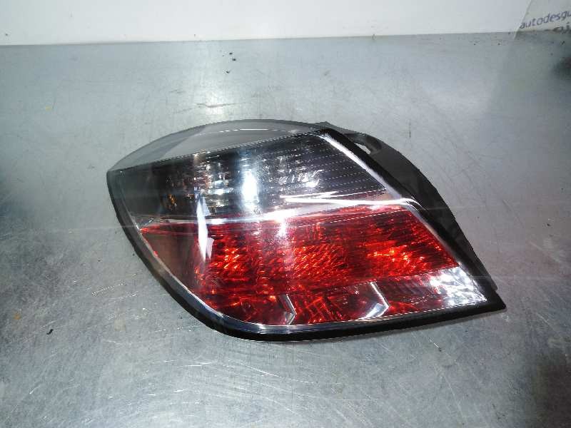 Recambio de piloto trasero izquierdo para opel astra gtc cosmo referencia OEM IAM 24451834  24451834