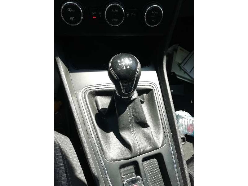 Recambio de palanca cambio para seat leon (5f1) style visio edition referencia OEM IAM  5V 