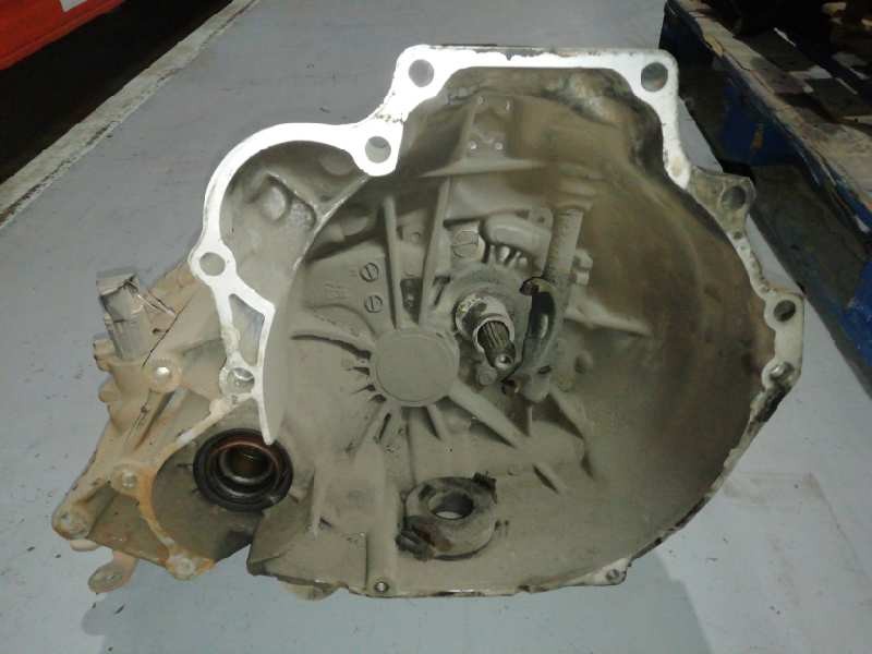 Recambio de caja cambios para nissan almera (n15) 2.0 diesel referencia OEM IAM 57J 1995 