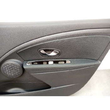 Recambio de guarnecido puerta delantera derecha para renault megane iii berlina 5 p expression referencia OEM IAM 156042761A 5 P