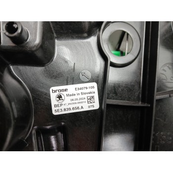 Recambio de elevalunas trasero derecho para skoda octavia iv (nx3, nn3, pv3) 1.5 tsi referencia OEM IAM 5E3839656A  