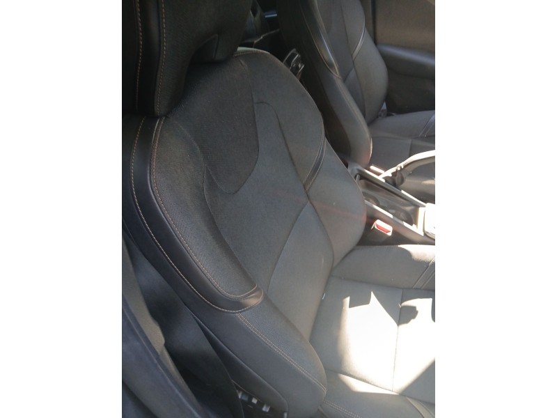 Recambio de asiento delantero derecho para volvo v40 hatchback (525) d2 referencia OEM IAM   