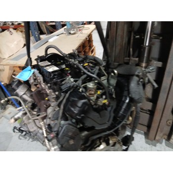 Recambio de despiece motor para ssangyong tivoli limited 4x2 referencia OEM IAM 673910  