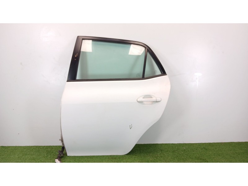 Recambio de puerta trasera izquierda para toyota auris (_e15_) 1.4 d-4d (nde150_) referencia OEM IAM 6700402260  