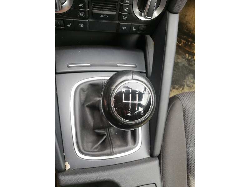 Recambio de pomo palanca cambio para audi a3 (8p) 1.2 16v tfsi referencia OEM IAM 5K0711049C  