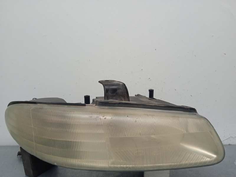 Recambio de faro derecho para chrysler voyager (gs) 2.0 16v cat referencia OEM IAM 04576312AB  