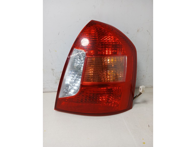 Recambio de piloto trasero derecho para hyundai accent iii sedán (mc) 1.5 crdi gls referencia OEM IAM   