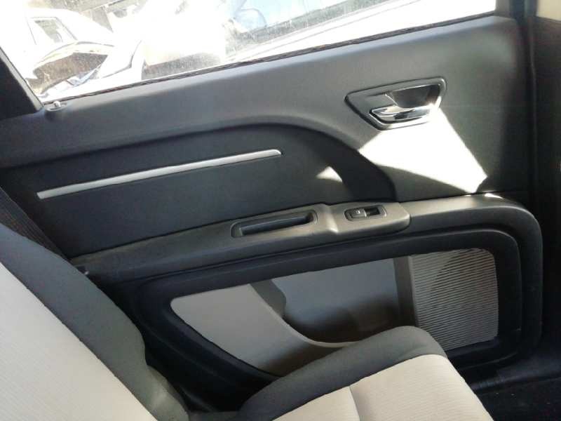 Recambio de guarnecido puerta trasera izquierda para dodge journey 2.0 16v crd cat referencia OEM IAM   