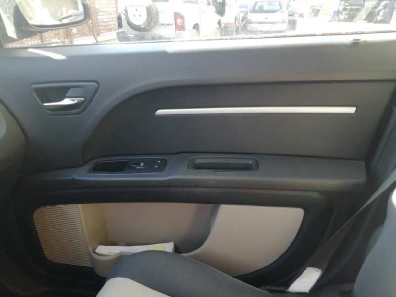 Recambio de guarnecido puerta delantera derecha para dodge journey 2.0 16v crd cat referencia OEM IAM   