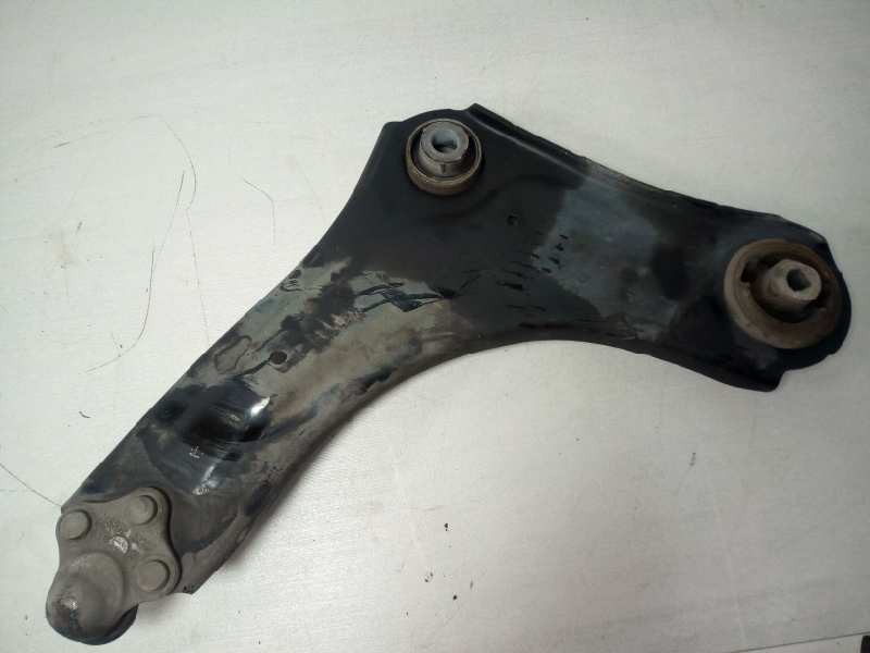 Recambio de brazo suspension inferior delantero derecho para renault scenic iii grand dynamique referencia OEM IAM 545006560R  