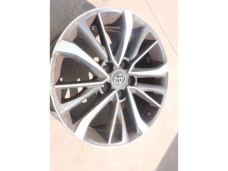 Recambio de llanta para toyota avensis touring sports advance referencia OEM IAM 7JX17 ET45  X1