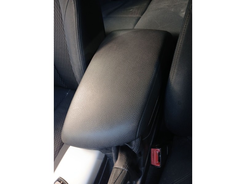 Recambio de apoyabrazos central para bmw 1 (f20) 114 d referencia OEM IAM   
