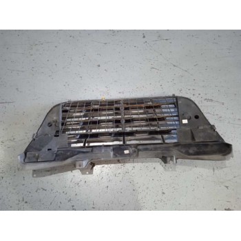 Recambio de rejilla delantera para renault master kipper doka l3h1 3,5t referencia OEM IAM 623100256R  