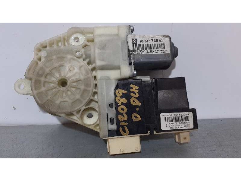 Recambio de motor elevalunas delantero derecho para citroën c4 berlina collection referencia OEM IAM 9681574880  