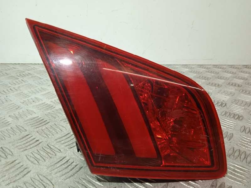 Recambio de piloto trasero izquierdo interior para peugeot 308 business line 130 referencia OEM IAM 9677818380 81260101 