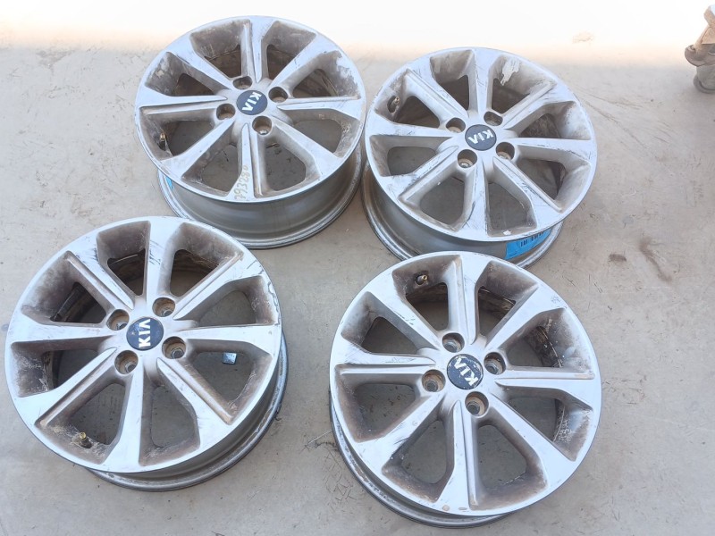 Recambio de juego llantas para kia stonic (yb) 1.2 cvvt referencia OEM IAM 6JX15 ET46 52910H8400 X4