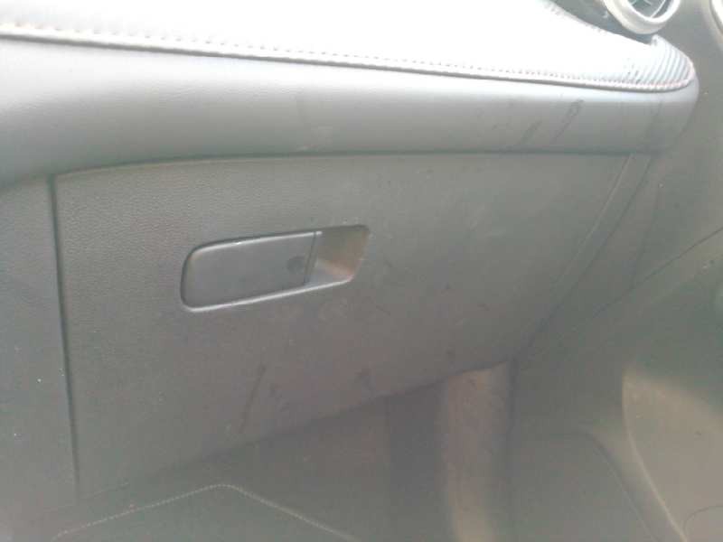 Recambio de guantera para mg zs luxury referencia OEM IAM 10969371  