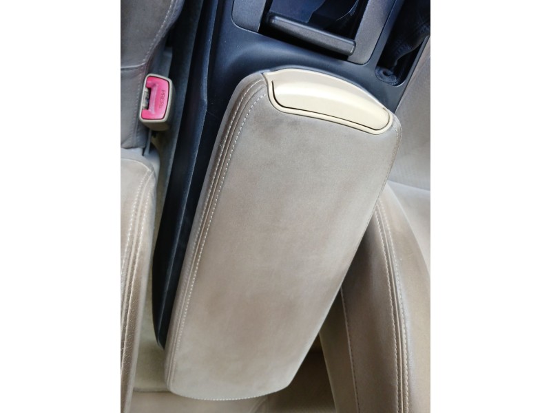 Recambio de apoyabrazos central para lexus is ii (_e2_) 220d (ale20) referencia OEM IAM 5881053040C6  