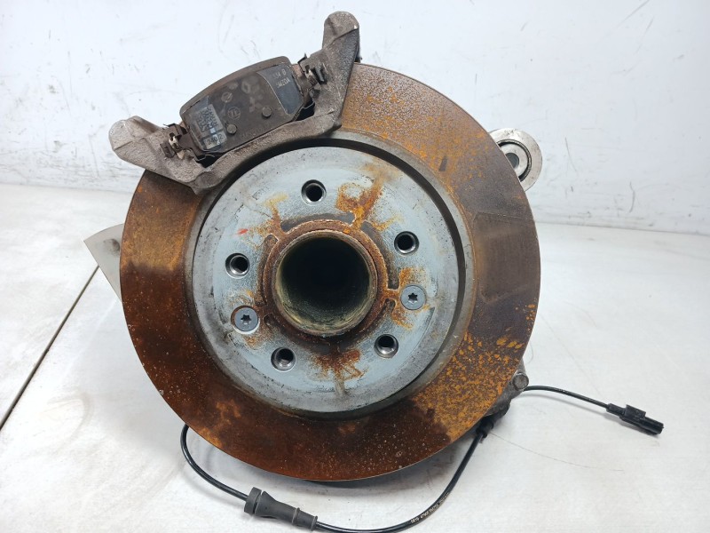 Recambio de mangueta trasera derecha para renault megane e-tech suv ev40 referencia OEM IAM 430185mz2a  