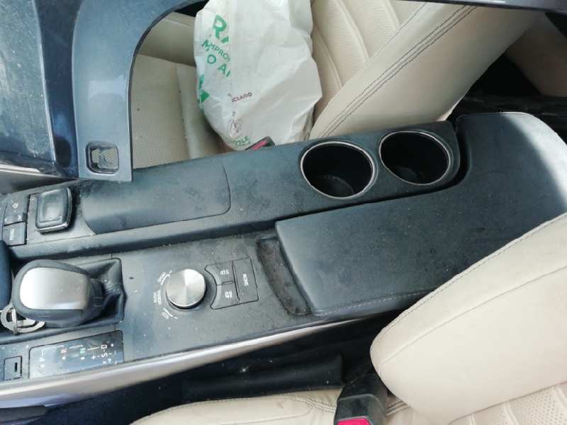 Recambio de apoyabrazos central para lexus is 300h referencia OEM IAM   