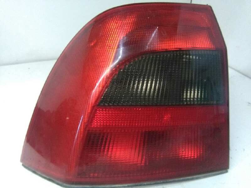 Recambio de piloto trasero izquierdo para opel vectra b berlina básico referencia OEM IAM   4 P