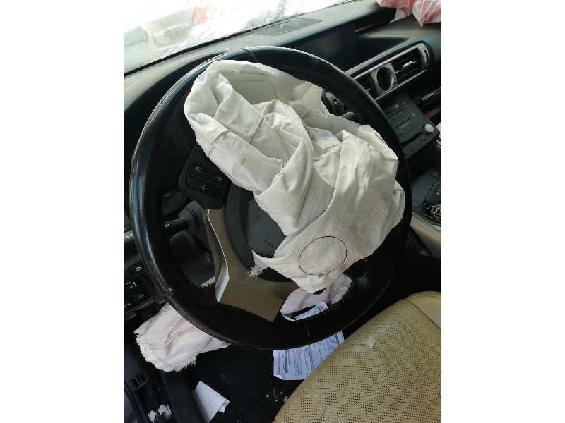 Recambio de volante para lexus is 300h referencia OEM IAM 4510076160C2 CON MANDOS 
