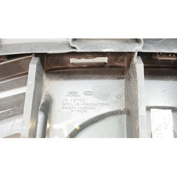 Recambio de rejilla paragolpes delantero para kia cee´d 1.4 crdi cat referencia OEM IAM 86351a2000  