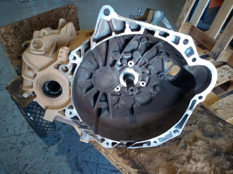 Recambio de caja casco para hyundai tucson 25 aniversario 4x2 referencia OEM IAM FJJ6M  MANUAL 6V 4X2