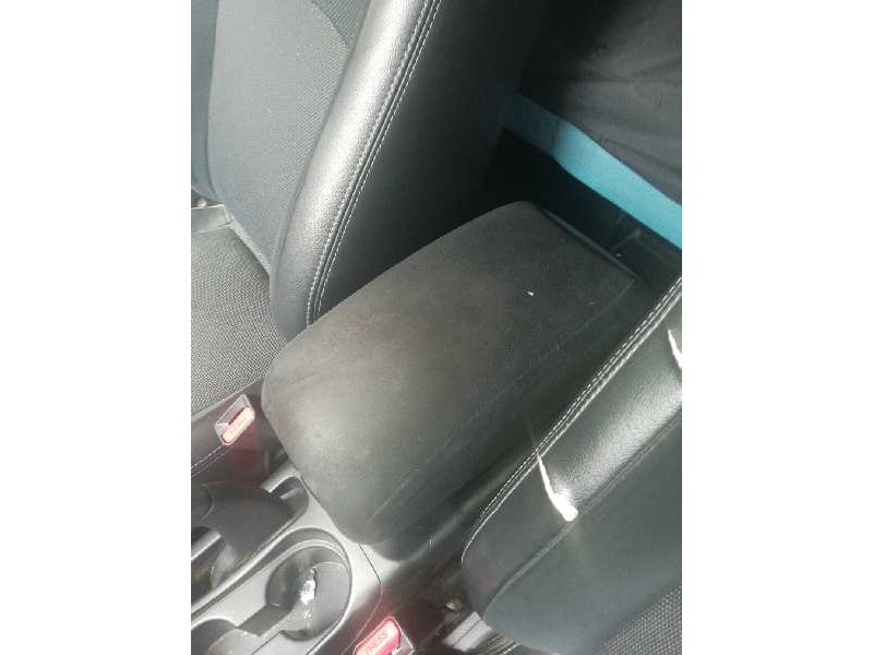 Recambio de apoyabrazos central para peugeot 4007 premium referencia OEM IAM   