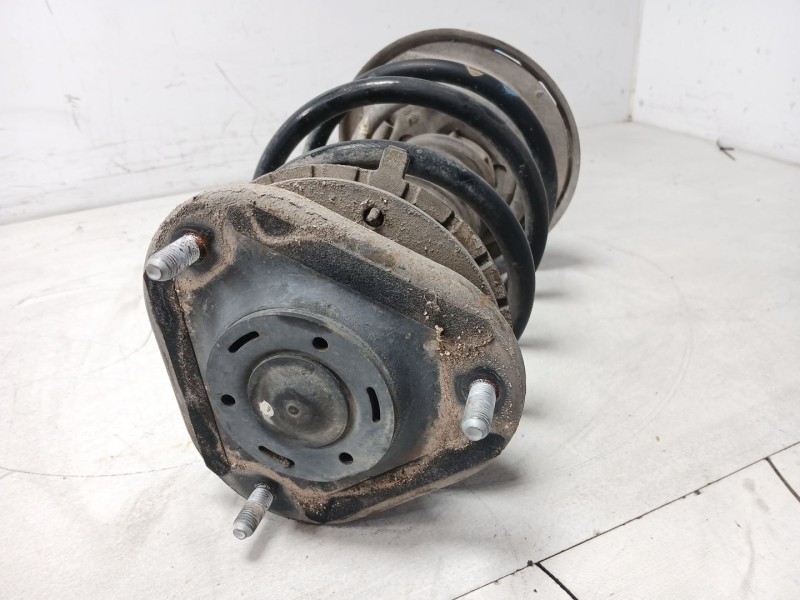 Recambio de amortiguador delantero derecho para toyota auris hybrid active referencia OEM IAM 4851002e00  