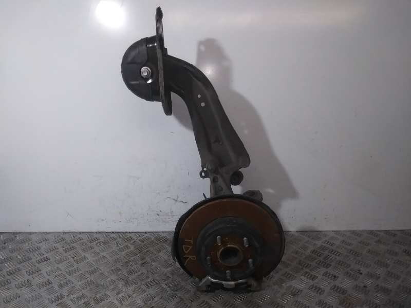 Recambio de mangueta trasera derecha para toyota corolla (e18) referencia OEM IAM 90515  